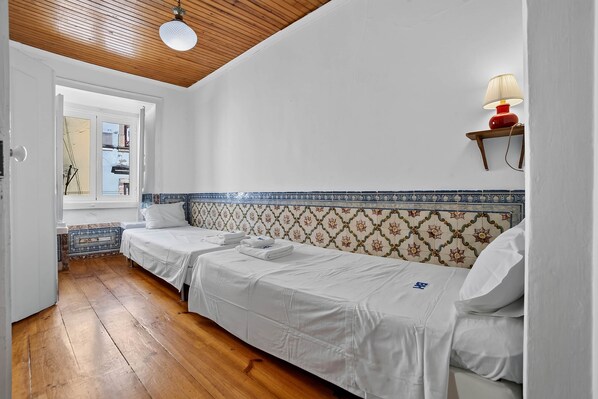 2 bedrooms, iron/ironing board, travel cot, WiFi