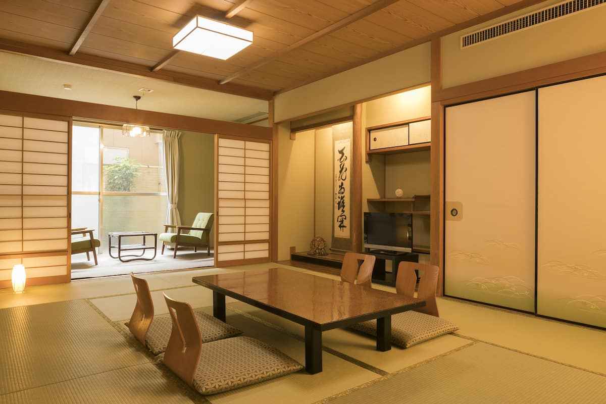 Traditional Room (Japanese Style, for 2 People~4 People) | Gebar bulu kapas, peti besi dalam bilik, dihias secara berasingan 