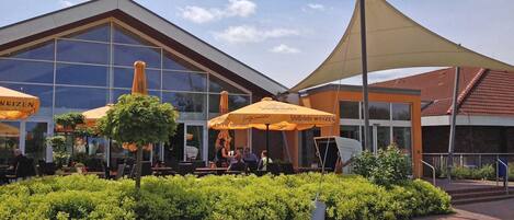 屋外ダイニングエリア