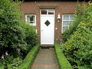 Unclassified image, 3 of 21, button