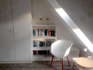 Unclassified image, 5 of 21, button