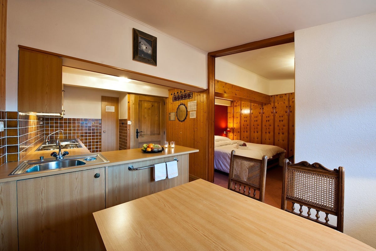 Apartment, 2 Bedrooms | Living area