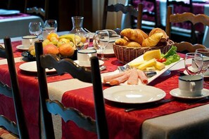 Free daily self-serve breakfast