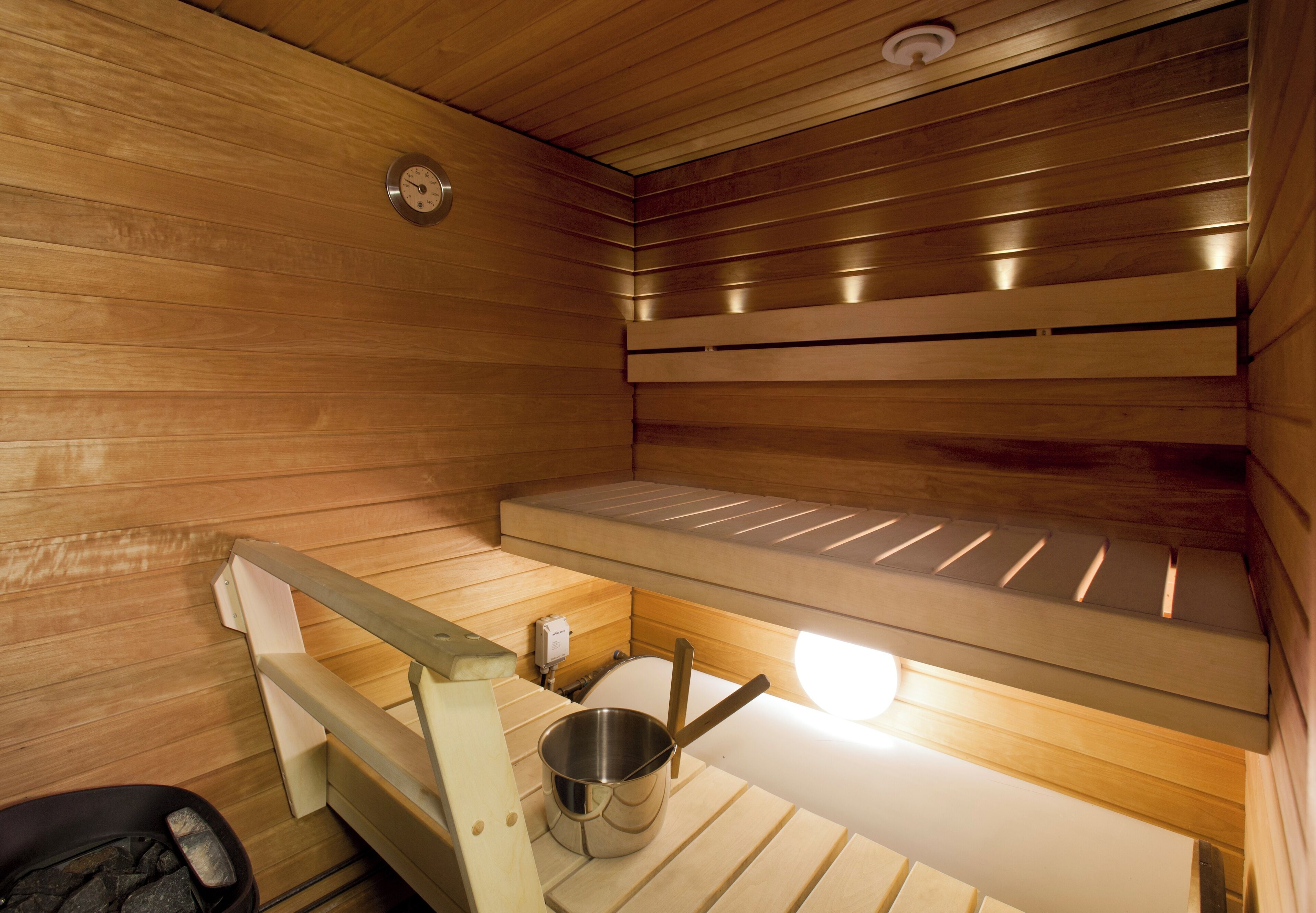 Shower, free toiletries, towels