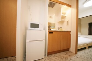 Chambre Familiale, 2 grands lits, non-fumeur, cuisine | Coin cuisine privé