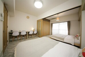 Chambre Familiale, 2 grands lits, non-fumeur, cuisine