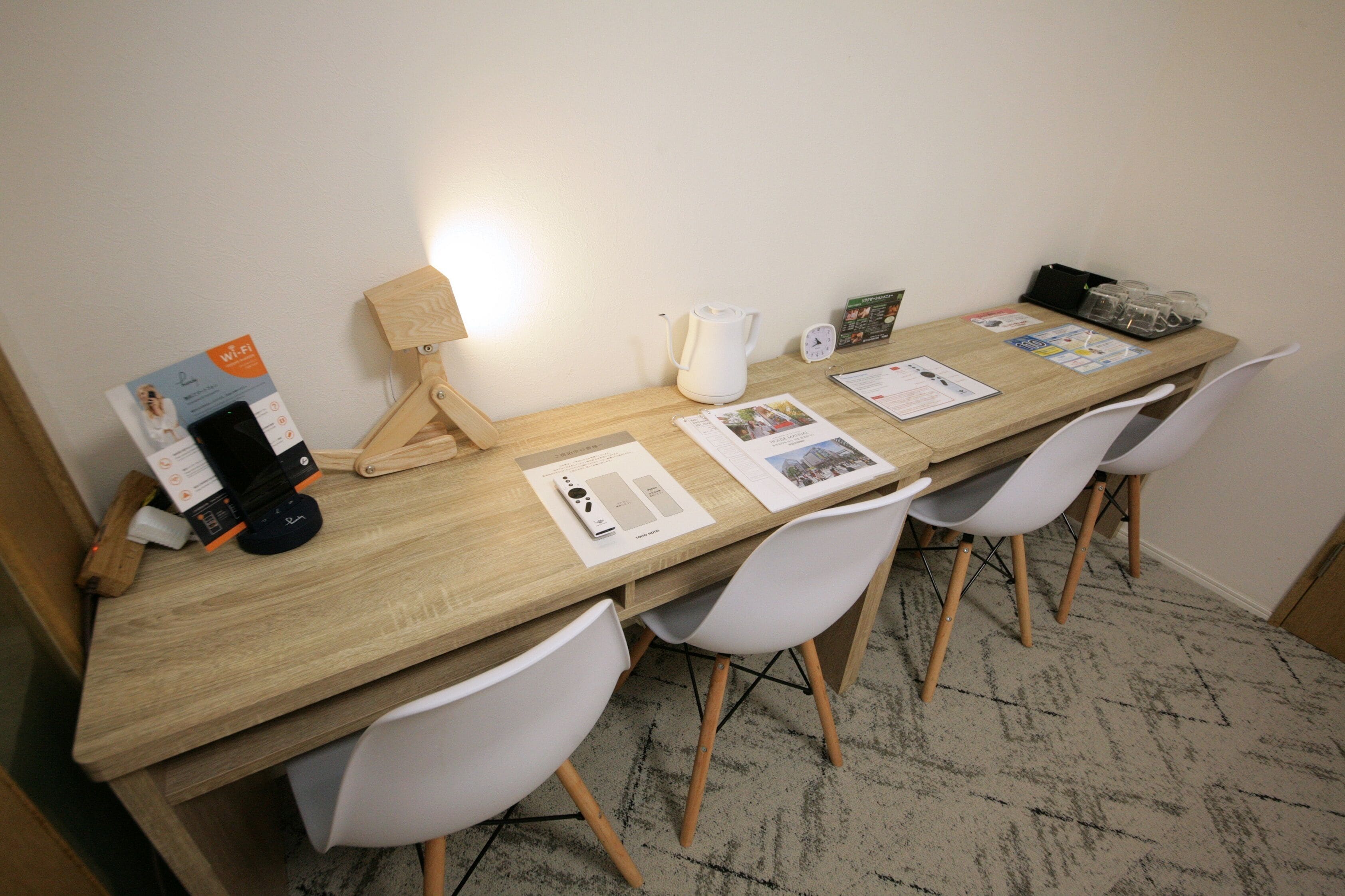 family room, 2 queen beds, non smoking, kitchen (2 queen beds, 1 double bed) | in-room dining