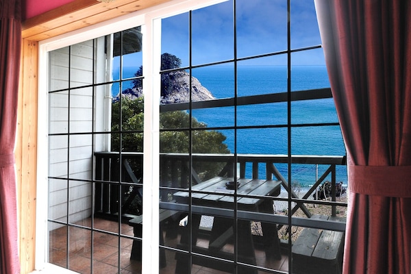 Studio (Mint) | Balcony view