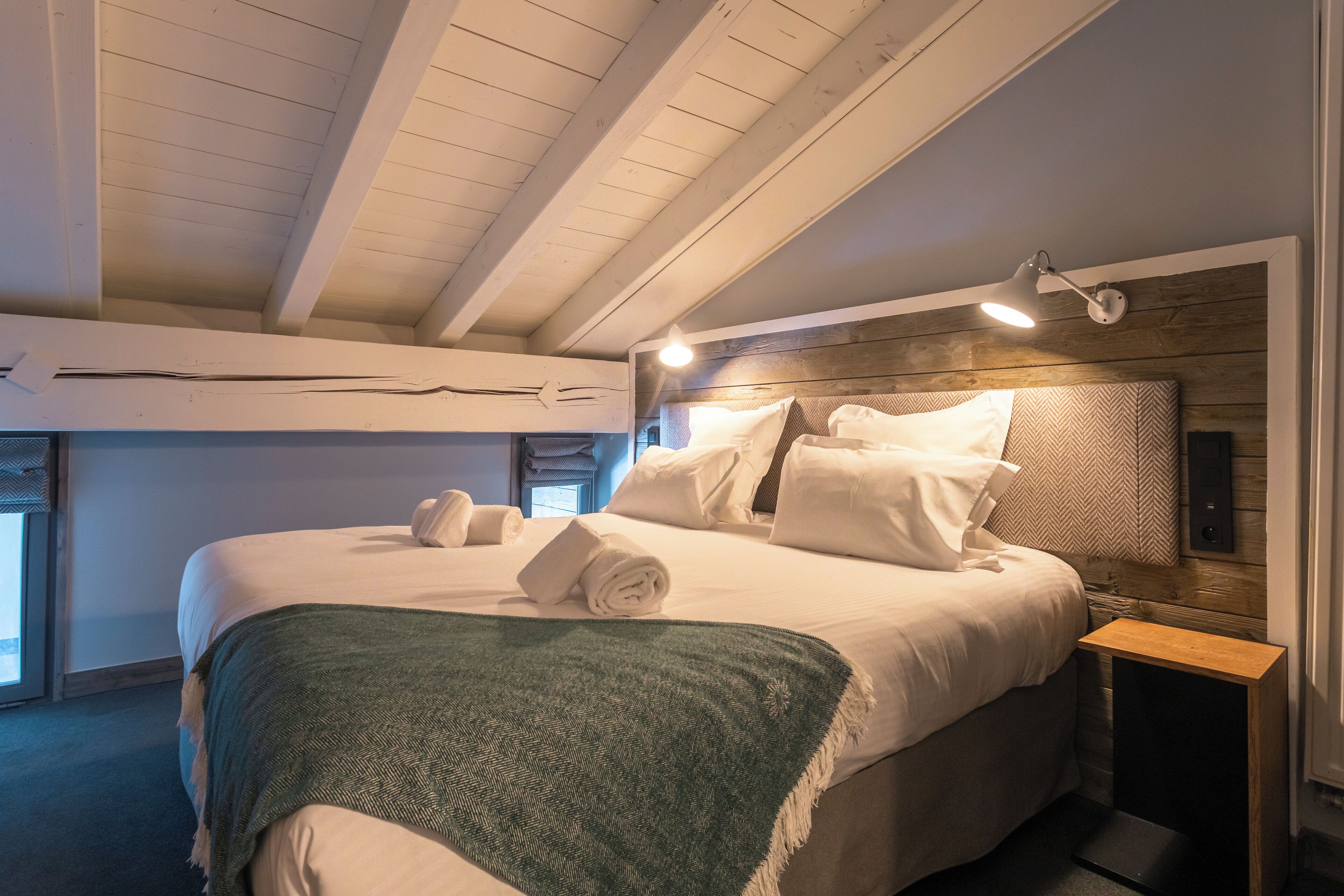 Suite, en duplex | Bar mini, peti besi dalam bilik, dihias secara berasingan 