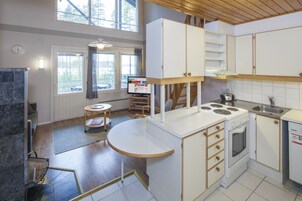 Studio, Sauna (34 m2) | Private kitchen | Full-size fridge, microwave, oven, stovetop