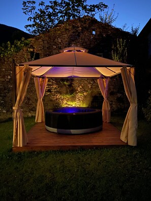 อ่างสปากลางแจ้ง