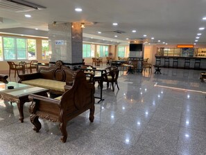 Reception hall - A.A. Pattaya Golden Beach Hotel (Pattaya)