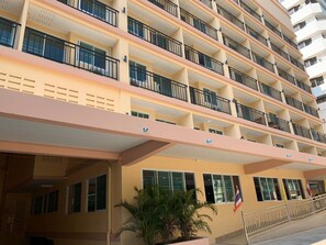 Front of property - A.A. Pattaya Golden Beach Hotel (Pattaya)