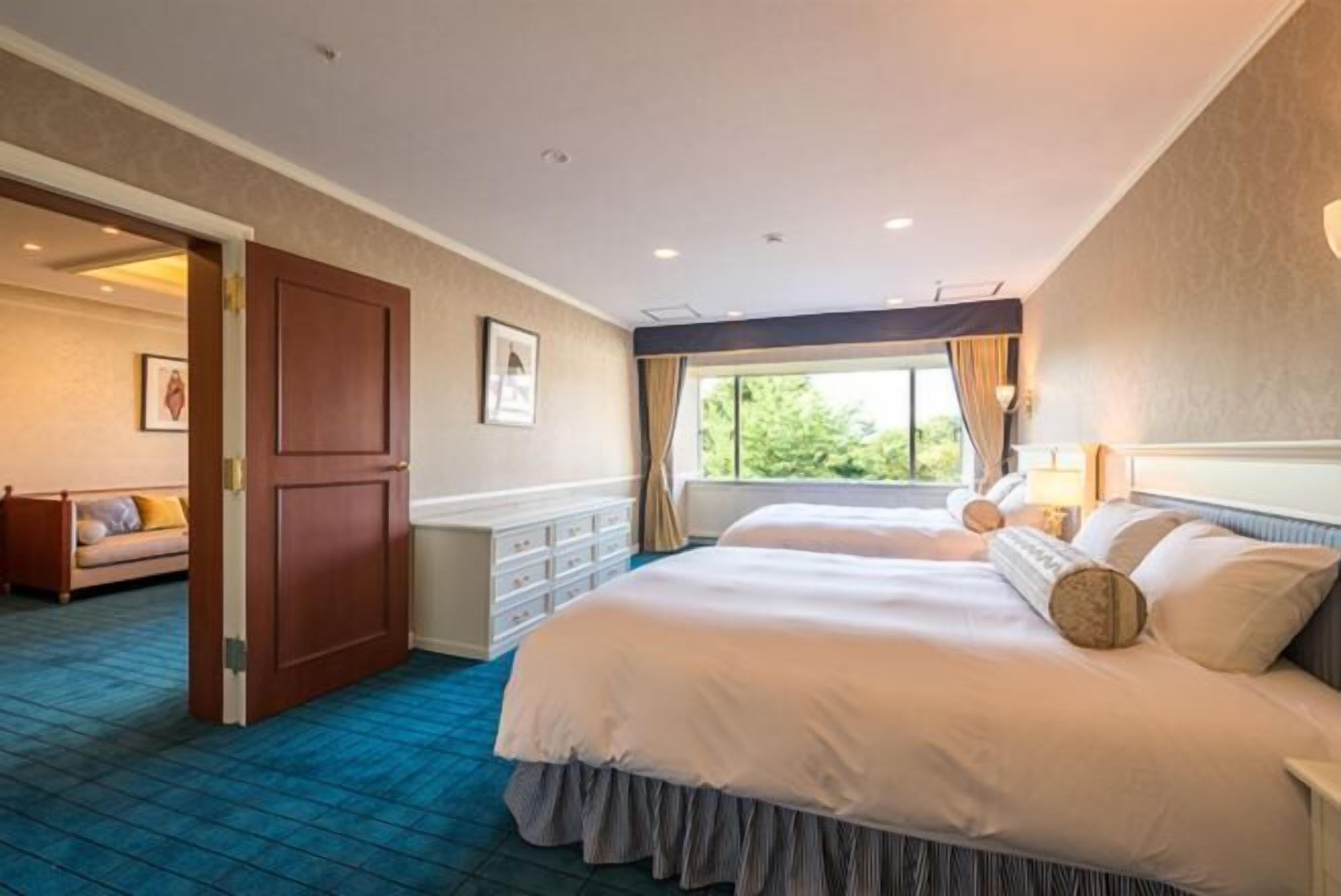 Desk, blackout curtains, free WiFi