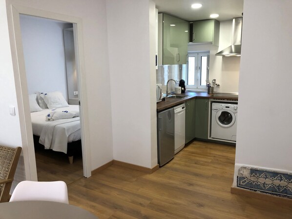 1 bedroom, iron/ironing board, travel cot, Internet