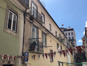 Exterior detail - Typical portuguese house over the Funicular street (Lisbon)