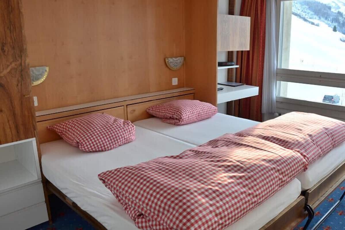 Caja de seguridad en la habitación, wifi gratis y ropa de cama 