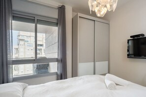 3 camere, ferro/asse da stiro