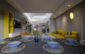 Apartamento superior, 2 habitaciones, balcón | Cocina privada | Hervidor eléctrico