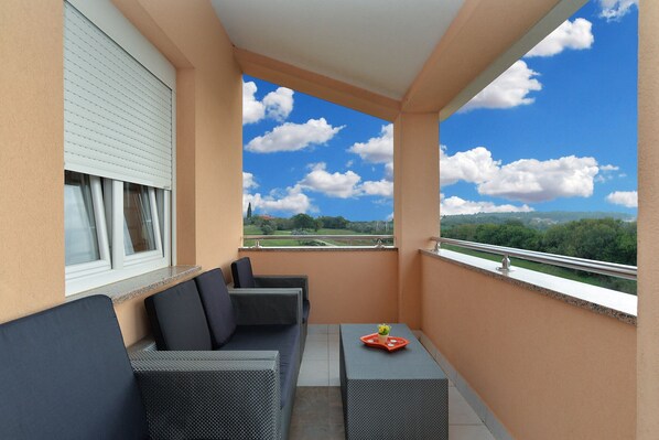 Property grounds - Apartment 1772/20351 (Istria - Pula), 4000m from the beach (Pula)