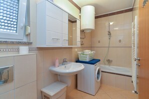 Bathtub