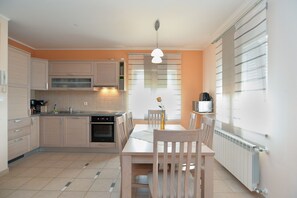 Dining - Apartment 1772/20351 (Istria - Pula), 4000m from the beach (Pula)