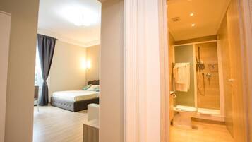 Suite | Minibar, in-room safe, desk, blackout curtains