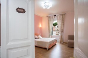 Triple Room | Minibar, in-room safe, desk, blackout curtains - BQ House Castello Luxury Rooms (Rome)