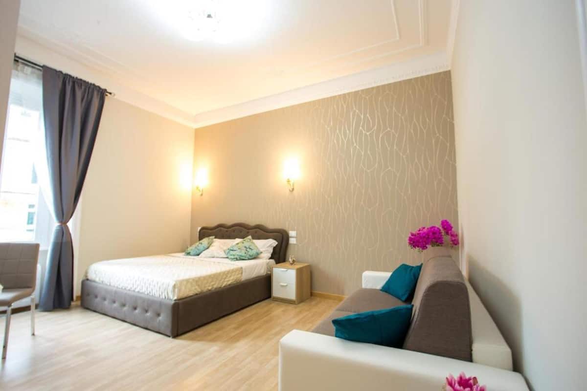 Suite | 1 bedroom, minibar, in-room safe, desk