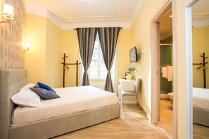 Camera doppia | Minibar, una cassaforte in camera, una scrivania, tende oscuranti