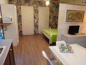 1 bedroom, iron/ironing board, wheelchair access
