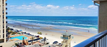 FREE DAILY ACTIVITIES! Remodeled-Ocean/Intracoastal Views-Private Balcony-King Bed-Huge 65" Smart TV