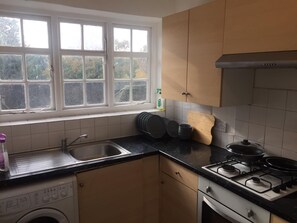 Fridge, microwave, oven, stovetop - Rob's Shed (London)