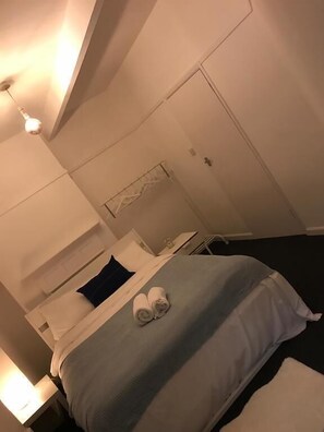 Sistema de insonorización, wifi gratis y ropa de cama 