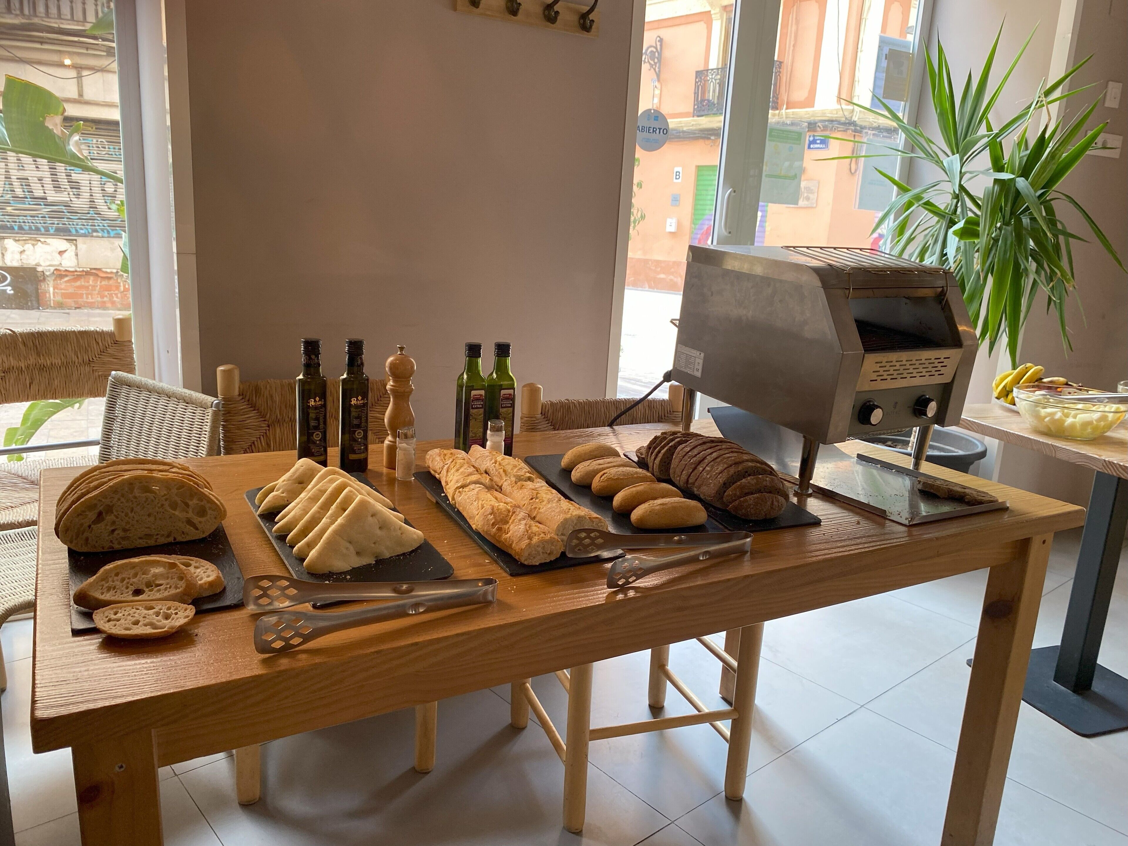 Breakfast, lunch, dinner served; Mediterranean cuisine 