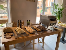 Breakfast, lunch, dinner served; Mediterranean cuisine