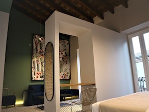 Familiekamer | 1 slaapkamer, een kluis op de kamer, een bureau, gratis wifi