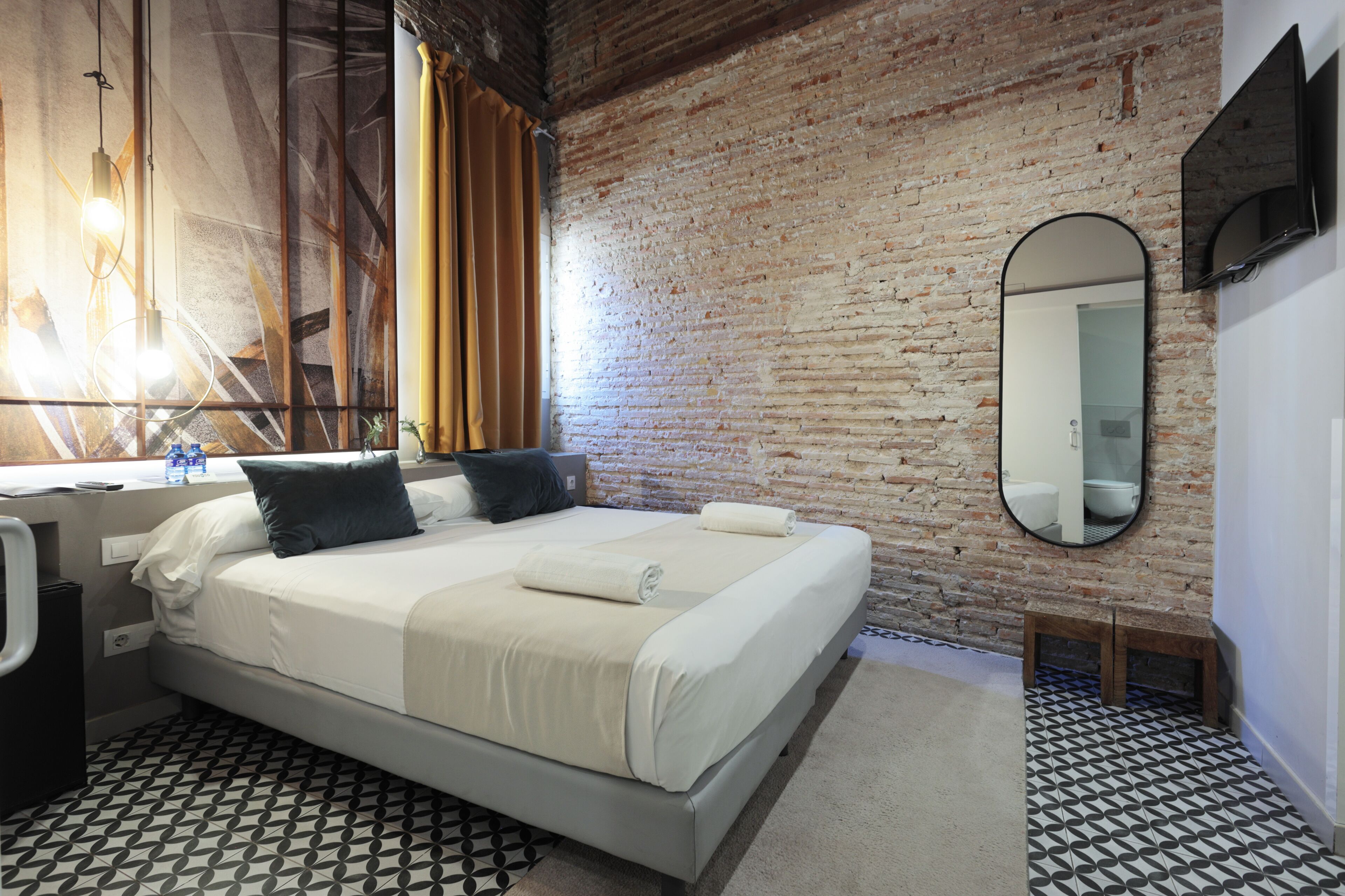 superior double or twin room | 1 bedroom, in-room safe, desk, free wifi