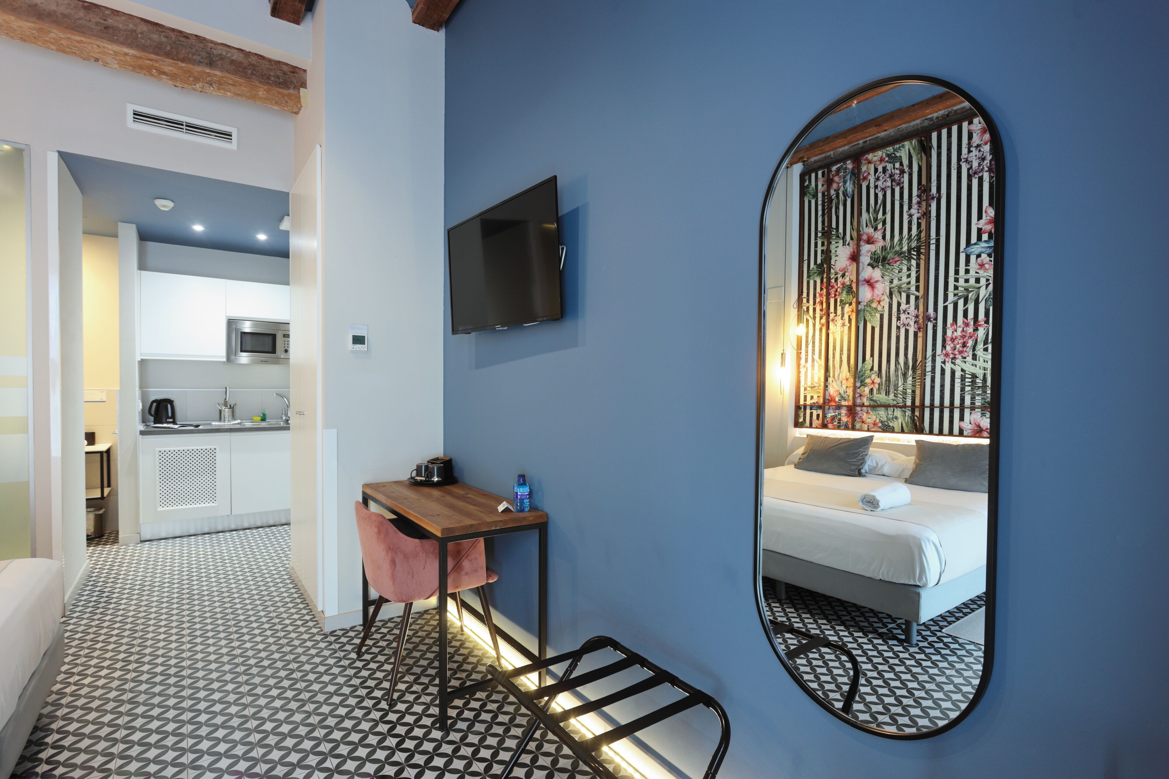 1 bedroom, in-room safe, desk, free wifi