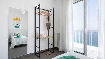 3 habitaciones, tabla de planchar con plancha, wifi y ropa de cama