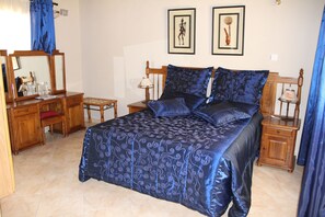 Premium-sengetøj, skrivebord, arbejdsområde til bærbare computere