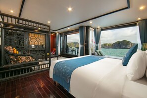Lan Ha Junior Suite, 2D1N or 3D2N | Minibar, in-room safe, desk, blackout curtains - La Regina Grand Cruise (Ha Long)