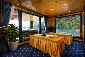 Outdoor treatment area, body treatments, hot stone massages - La Regina Grand Cruise (Ha Long)