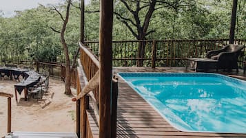 Outdoor pool, pool loungers