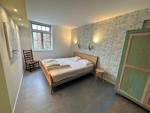 1 bedroom, iron/ironing board, travel crib, free WiFi - Holiday apartment in a large garden, in a tiny village close to  beach and dunes (Groet)