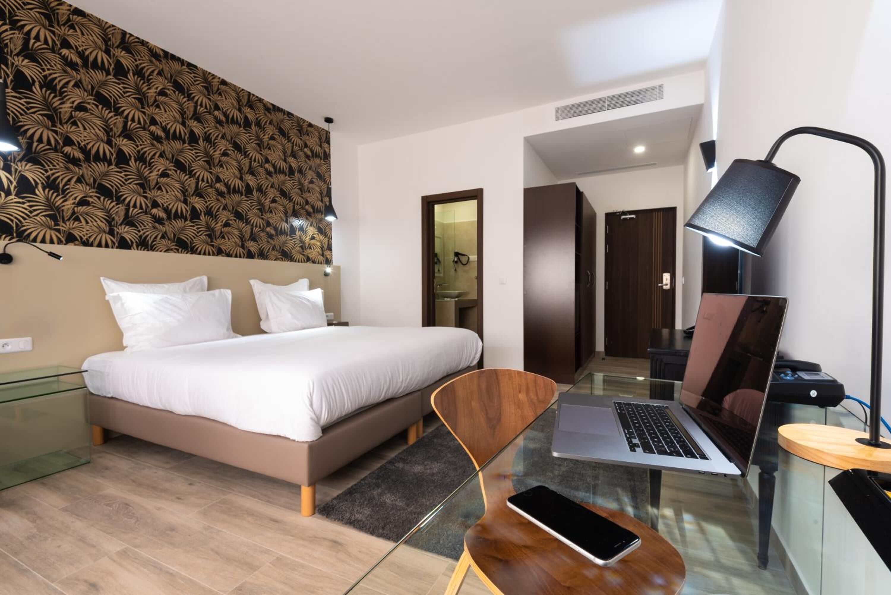 1 bedroom, minibar, in-room safe, desk