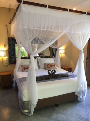 Villa, 4 Bedrooms | 4 bedrooms, iron/ironing board, bed sheets - Villa Kuda Jaya (Kerobokan)