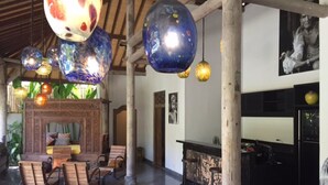 Villa, 4 chambres | Aire de séjour | Téléviseur ACL, Netflix, services de diffusion en continu