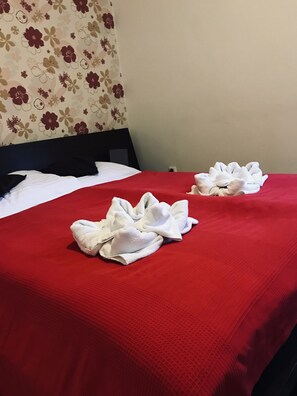 Desk, laptop workspace, cots/infant beds, free WiFi - Hotel Orlan (Bratislava)