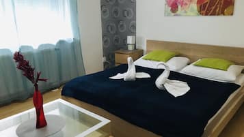 Deluxe Double Room | Desk, laptop workspace, cots/infant beds, free WiFi
